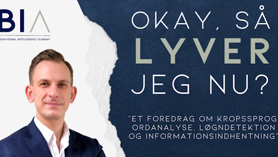 Portræt af Christian Brandt-Müller på flyer for hans foredrag "Okay, så lyver jeg nu?"
